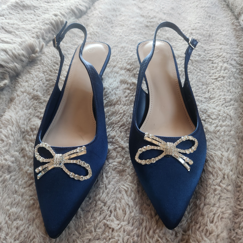 Elegant Navy Slingback Heels with Bow Accent